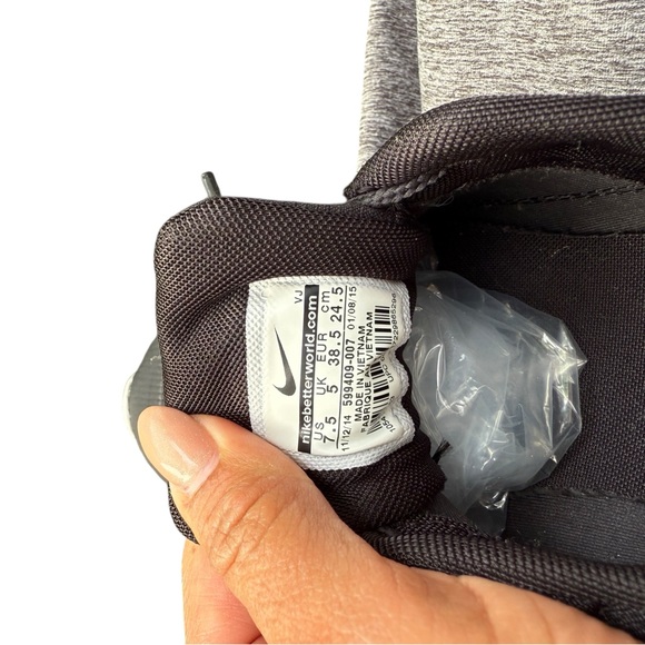 Nike Wmns Air Max Black & White siza 7.5 - Picture 5 of 8